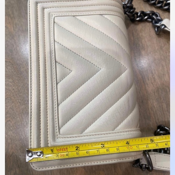 Chanel white boy bag - Picture 6 of 7
